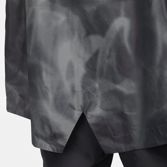 NWT men's medium nike Repel F.C. Woven Graphic Football Parka DV9755-068 - Picture 2 of 8